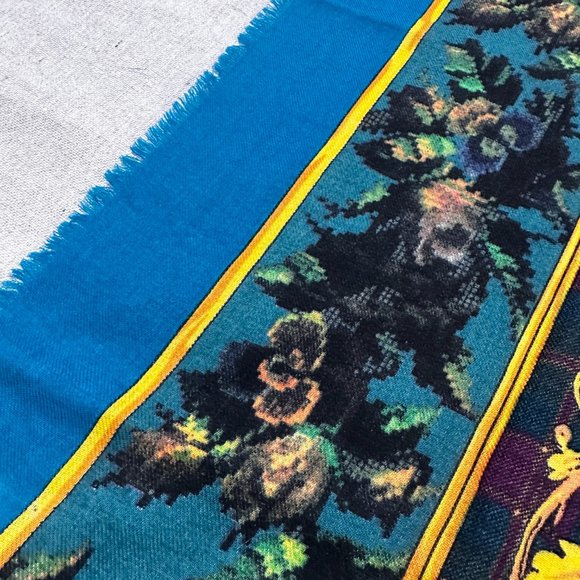 Beautiful Vintage Cottagecore Watercolor look Floral design Fringed edges - Picture 4 of 7